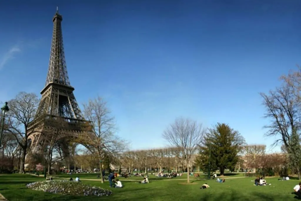 Lejlighed De Luxe 1 Tour Eiffel Avec Balcon *
